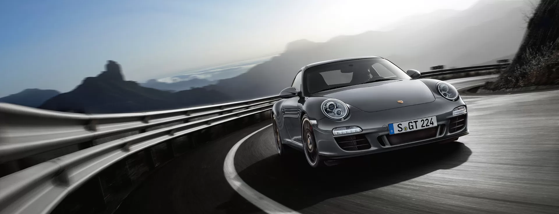 Программа помощи на дорогах Porsche Assistance